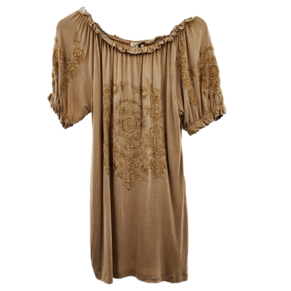 Solitare Tan Embroided Off The Shoulder Tshirt Womens Size Medium